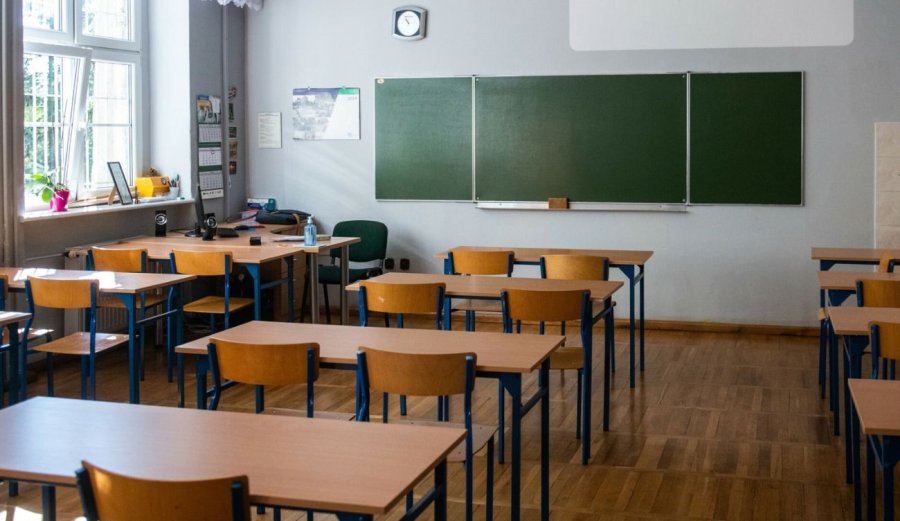 Nieobecności to codzienność w polskiej szkole. Badania pokazują problem